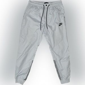 NIKE Windbreaker joggers/track pants